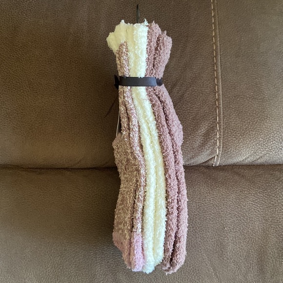 Woman’s plush socks new. - Picture 4 of 8